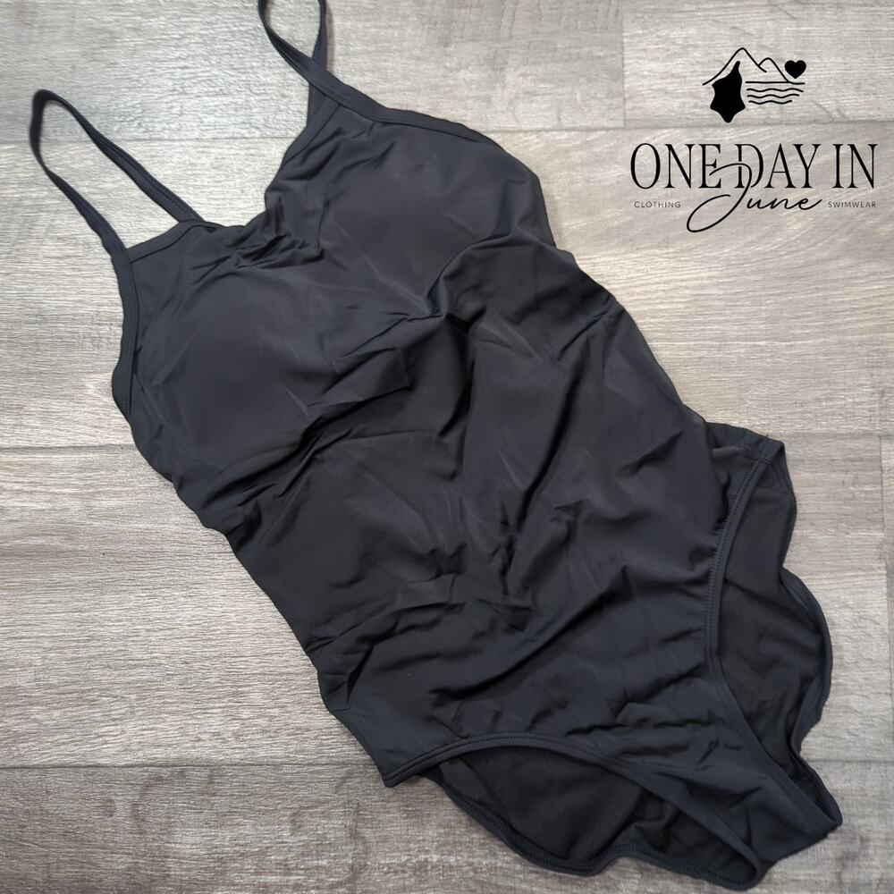 Syrokan Training One Piece Swimsuit Size 34 (M 8-10)